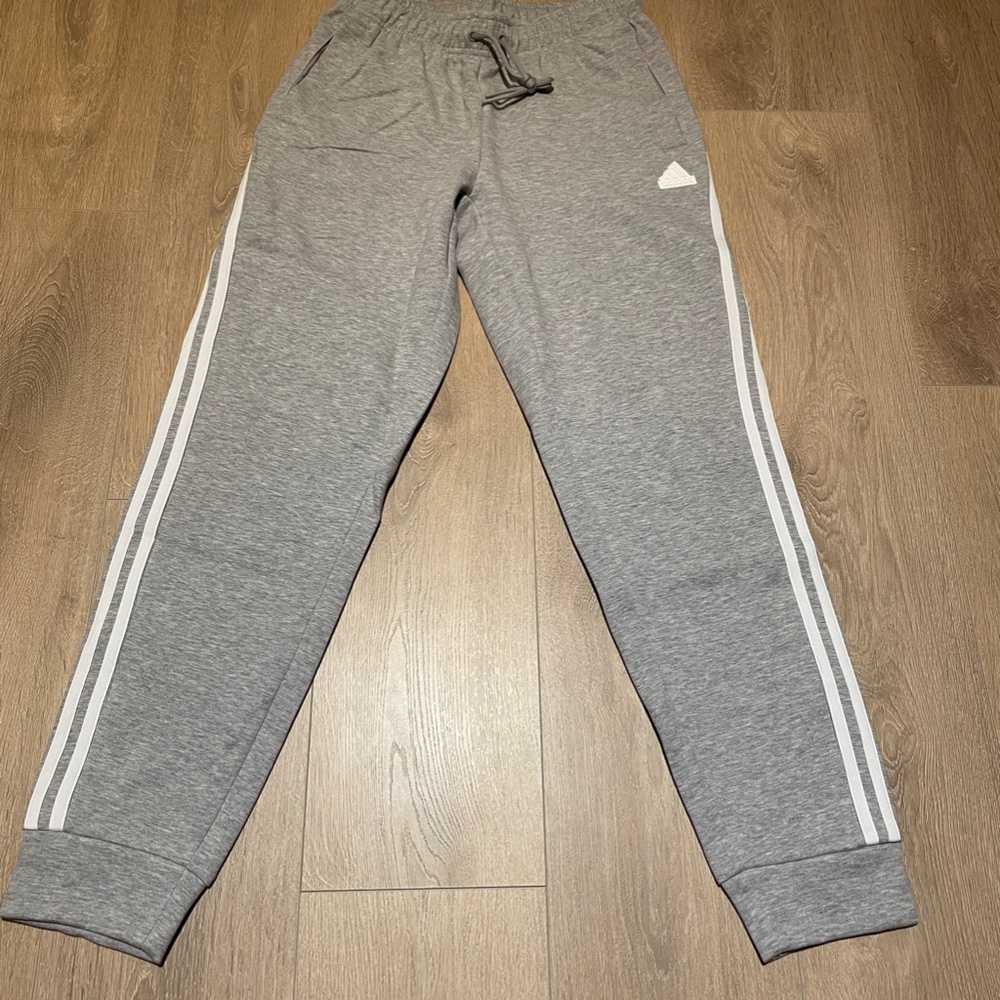 *BRAND NEW* ADIDAS WOMENS FUTURE ICONS SWEAT PANTS